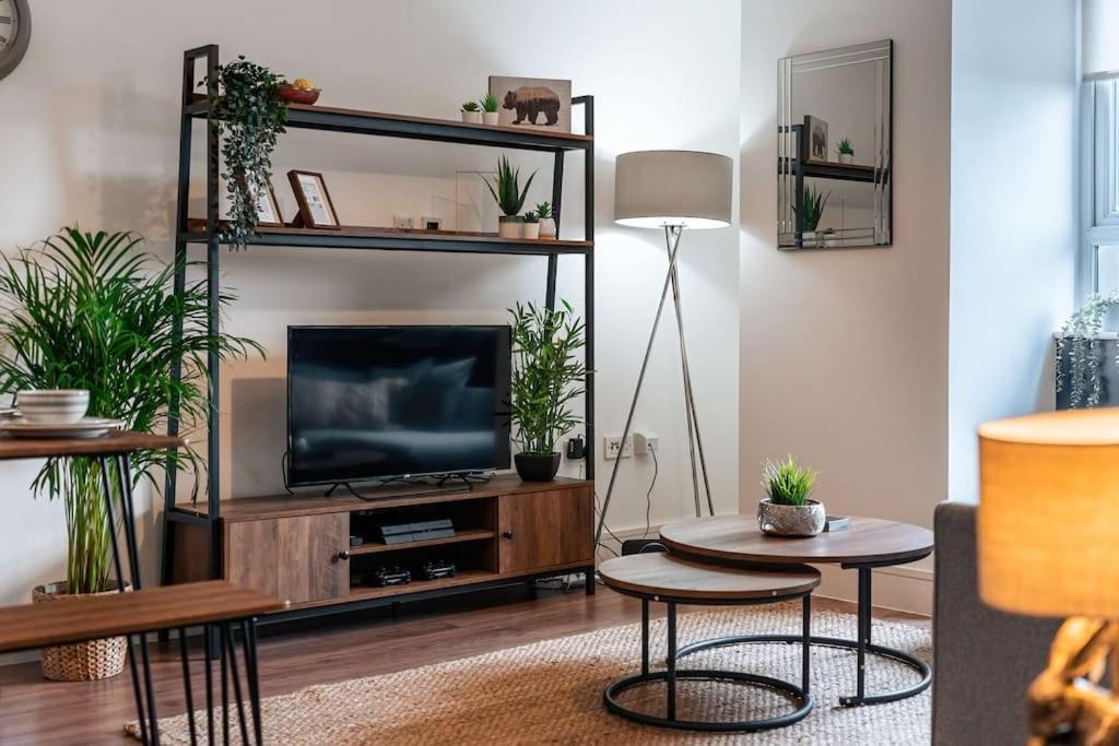 Central Maidstone Contractor Flat Экстерьер фото